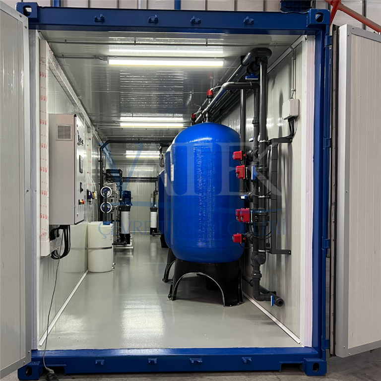 Демократической Республике Конго 2025 Система очистки воды контейнерного типа.