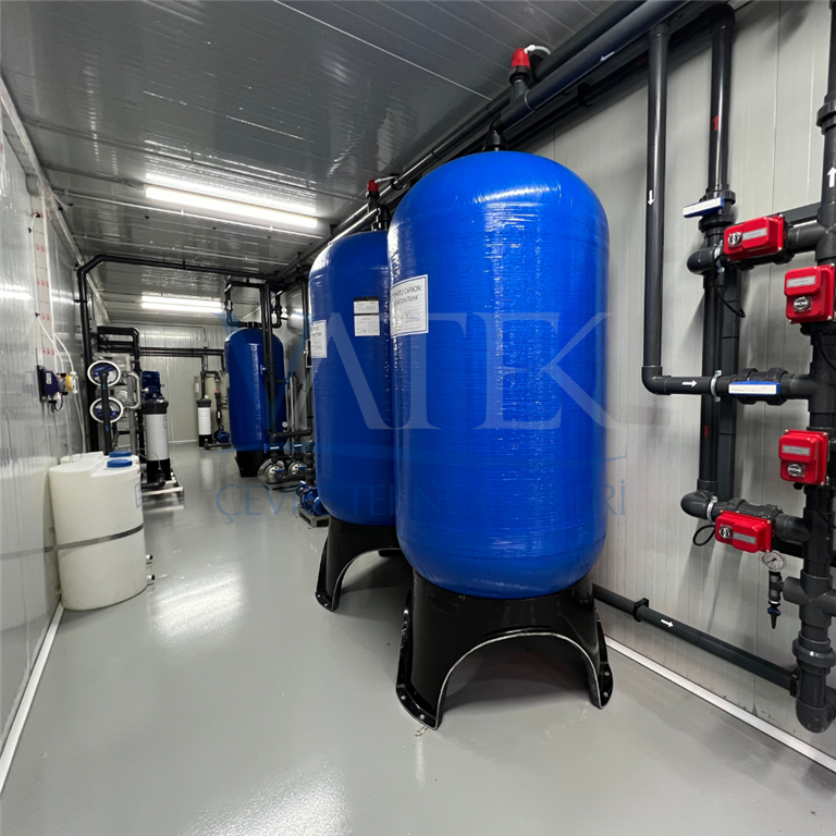 Демократической Республике Конго 2025 Система очистки воды контейнерного типа.