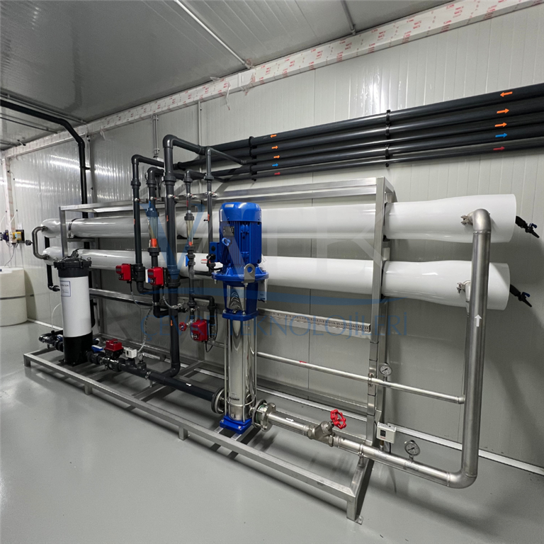 Демократической Республике Конго 2025 Система очистки воды контейнерного типа.